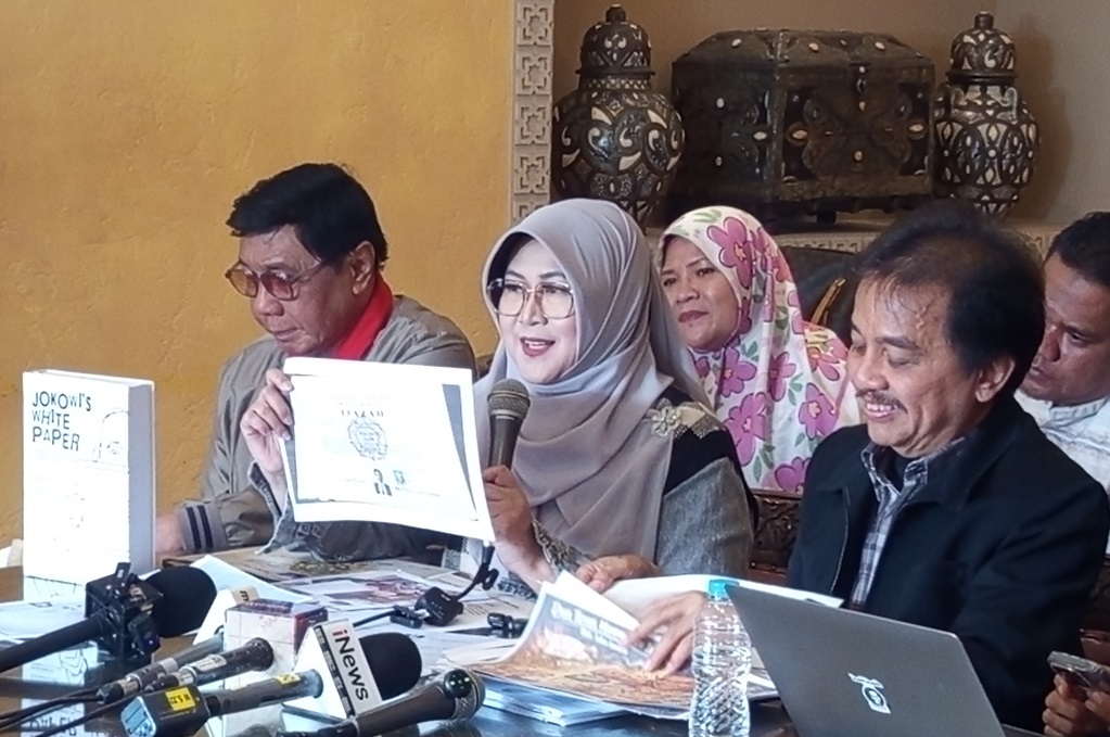 Dokter Tifa Ungkap Ilusi Transparansi Ijazah Jokowi: Kita Dipaksa Percaya Dokumen Itu Asli