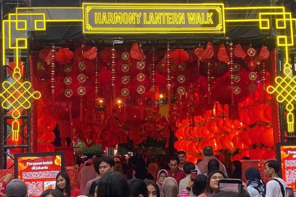 Festival Imlek 2026 di Bundaran HI Ramai Pengunjung, Ornamen Lampion Jadi Daya Tarik