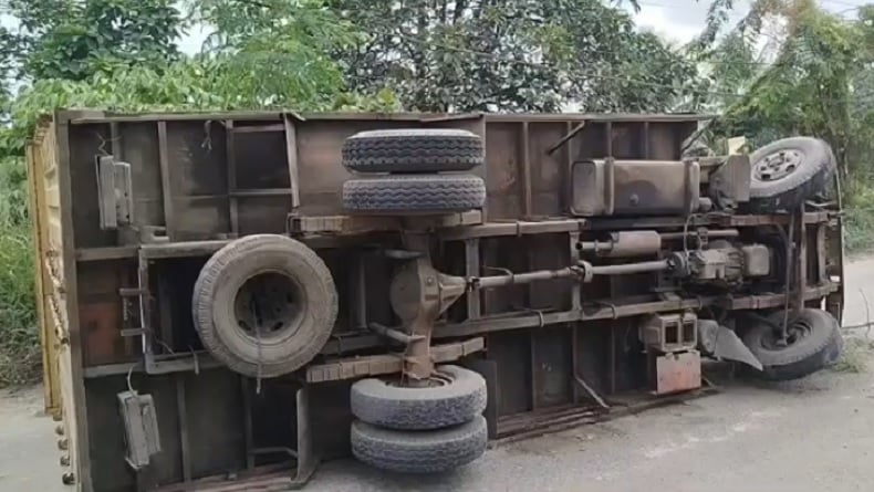 Kecelakaan di Cilegon, Arus Kendaraan Menuju Kawasan Wisata Anyer Dialihkan