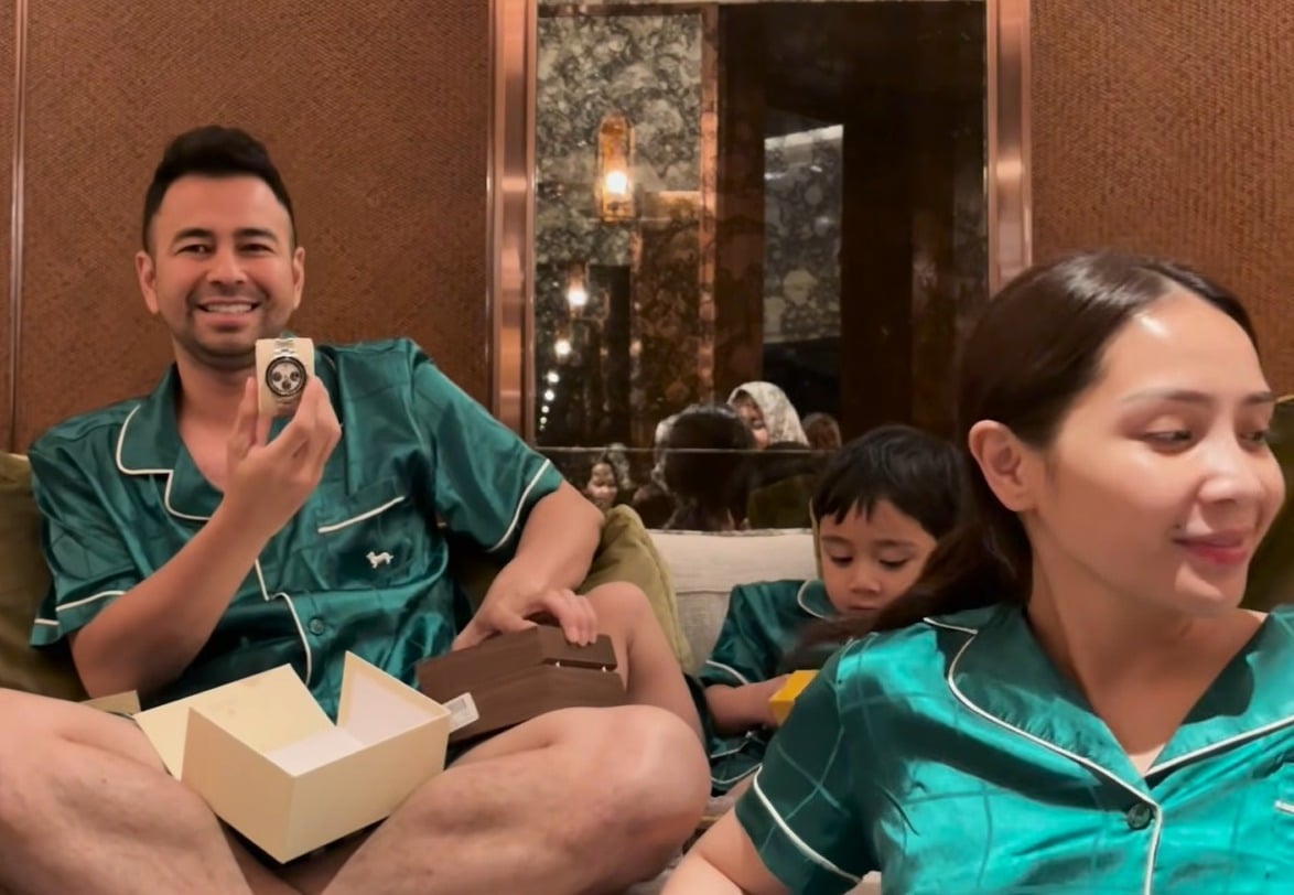 Geger! Raffi Ahmad Dapat Kado Jam Tangan Rp7,2 Miliar di Hari Ulang Tahun