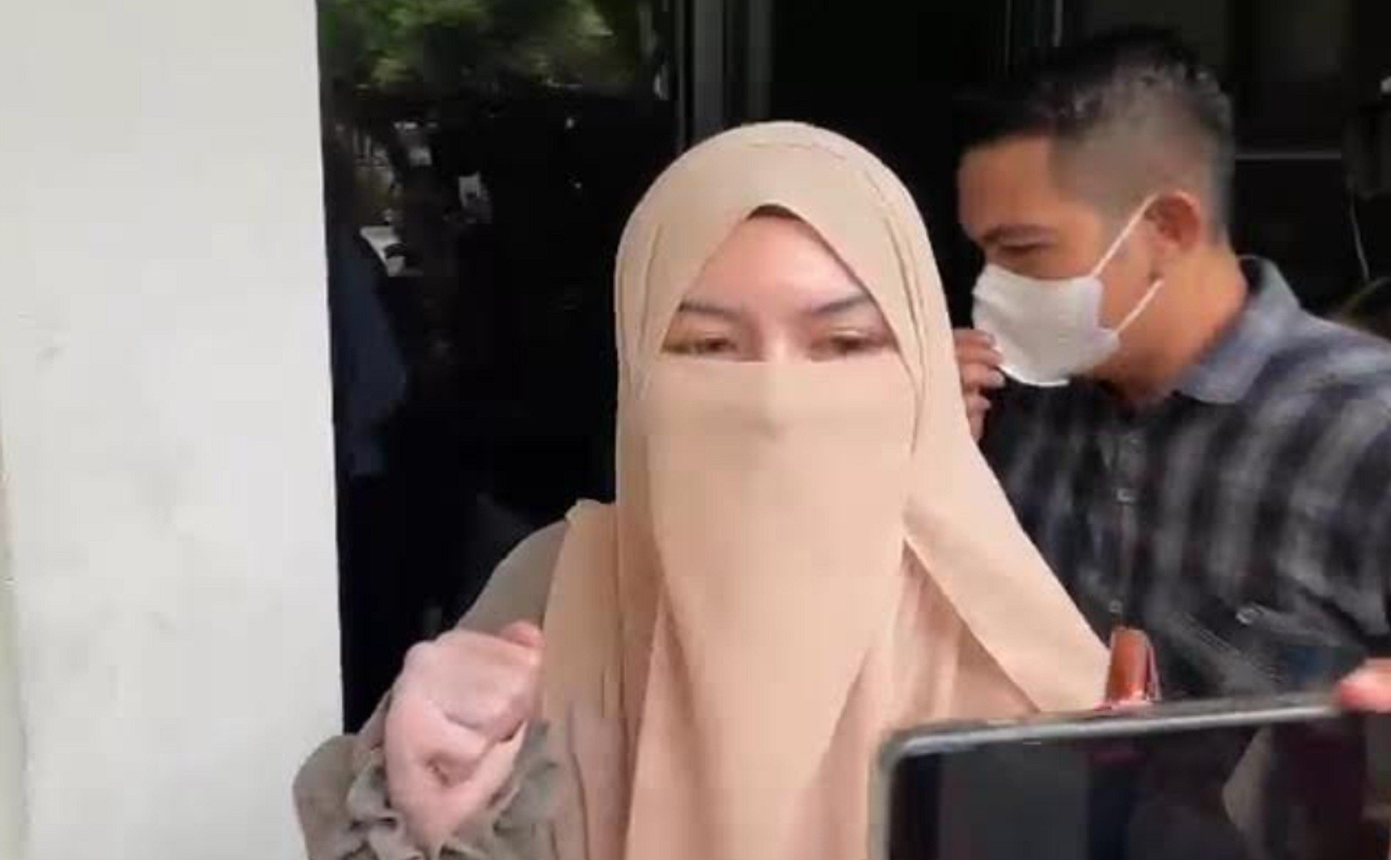 Wardatina Mawa Jalani Pemeriksaan terkait Laporan Perselingkuhan Insanul Fahmi dan Inara Rusli