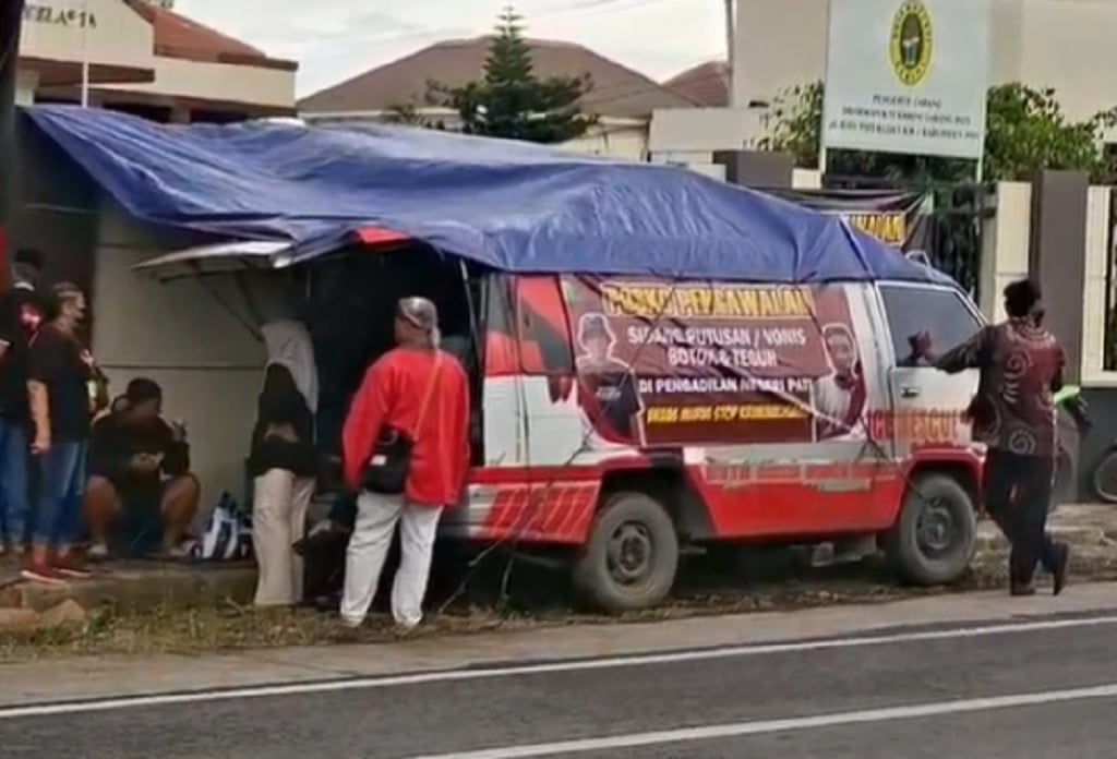 2 Aktivis Pati Dituntut 10 Bulan Penjara, AMPB Dirikan Posko di Depan Pengadilan