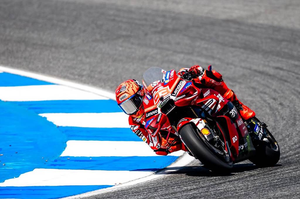 Ducati Lenovo Dominasi Buriram! Marc Marquez Tercepat, Selisih 0,047 Detik dari Francesco Bagnaia 