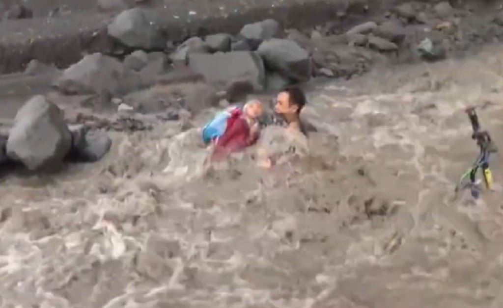 Ayah dan Anak di Lumajang Terseret Banjir Lahar Semeru saat Antar ke Sekolah