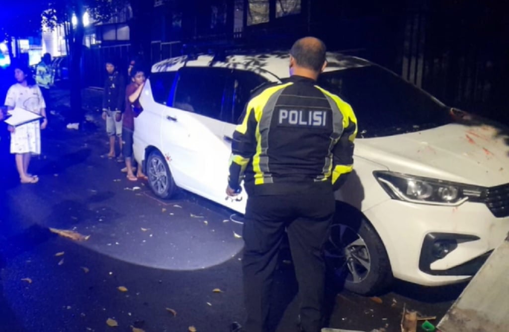 Kecelakaan di Jember, Minibus Oleng Tabrak Penjual Nasi Goreng Hingga Tewas