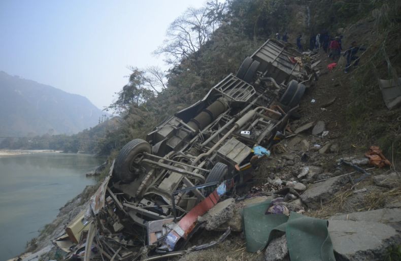 Bus Penuh Penumpang Terjun ke Sungai di Nepal, 19 Orang Tewas termasuk Warga Asing