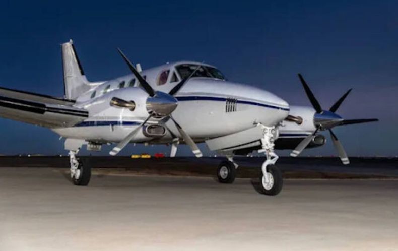 Pesawat Ambulans Udara Bawa 7 Orang termasuk Pasien Jatuh