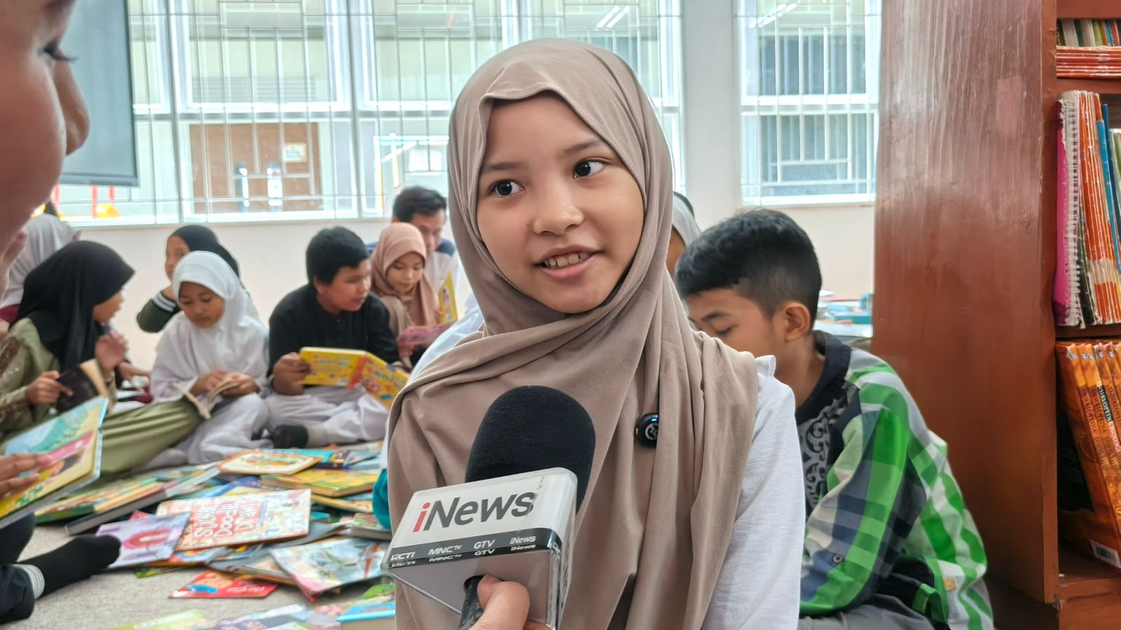 Siswa SDN Cikini 01 Bahagia Dapat Buku Bacaan Baru dari MNC Peduli, Ini Katanya