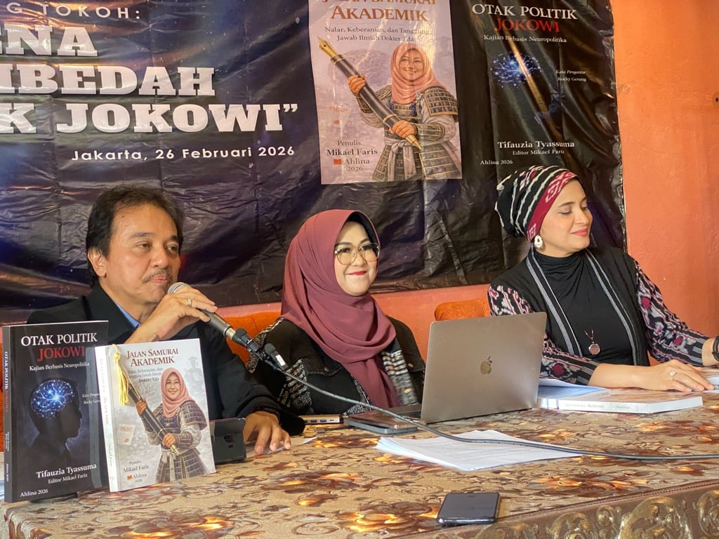 Dokter Tifa Luncurkan Buku Otak Politik Jokowi, Ini Isinya