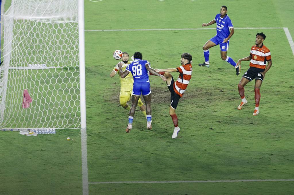 Persib Bandung Unggul 3-0 atas Madura United, Ramon Taque Cetak Brace 