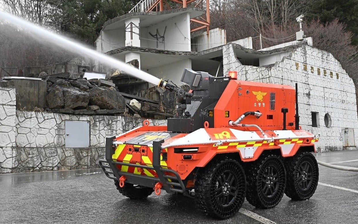 Hyundai Kembangkan Robot Pemadam Kebakaran Tanpa Awak, Tahan Api hingga 800 Derajat