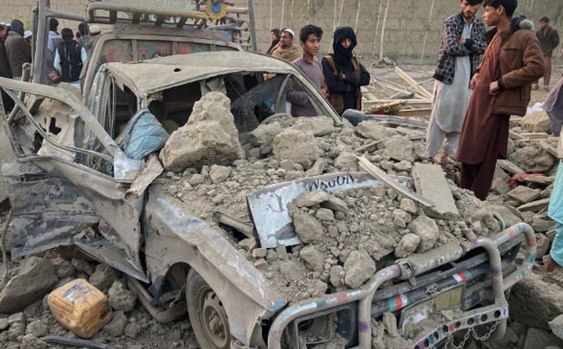 Pakistan dan Afghanistan Perang, Saling Bombardir