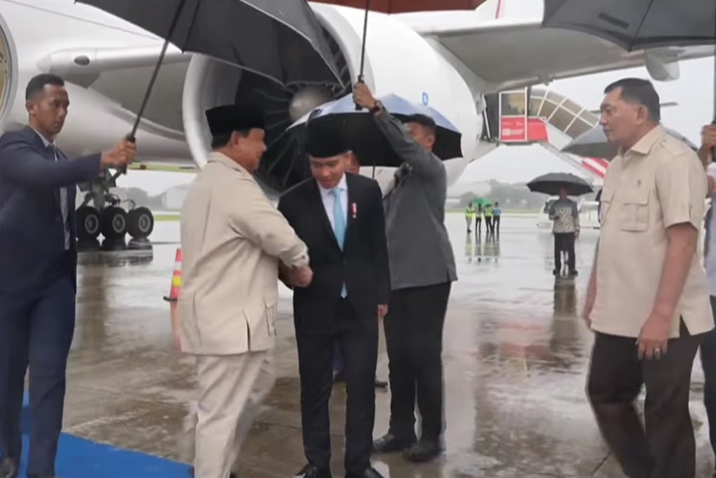 Prabowo Tiba di Tanah Air usai Kunjungi AS hingga UEA, Disambut Gibran dan Menteri