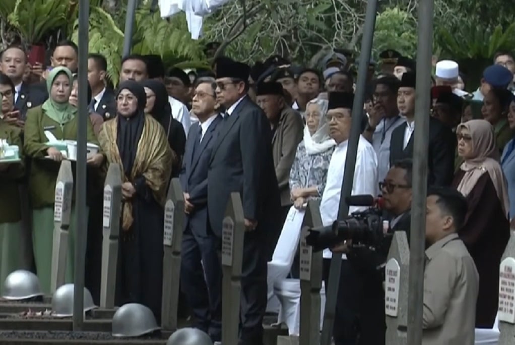 SBY, JK hingga Boediono Hadiri Pemakaman Try Sutrisno di TMP Kalibata