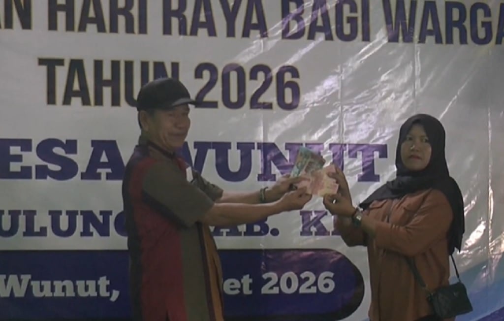 Hebih Desa Wunut Klaten Gelontorkan Rp585 Juta untuk THR Ribuan Warga