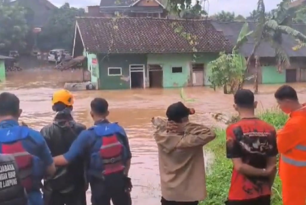 Banjir Rendam 5 Kecamatan di Bandarlampung, 1 Tewas dan 1 Hilang Terseret Arus