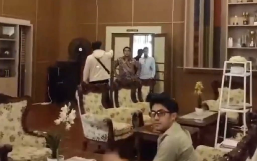 KPK Geledah Kantor Bupati dan Rumah Pribadi Fadia Arafiq di Pekalongan