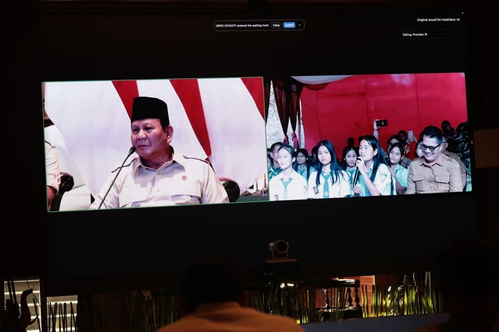 Curhat ke Prabowo, Bocah Nias yang Viral Minta Jembatan Tagih MBG dan Bermimpi Jadi Dokter