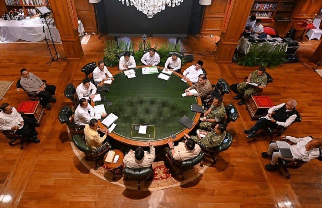 Prabowo Kumpulkan Menteri di Hambalang, Bahas Swasembada dan Persiapan Idulfitri