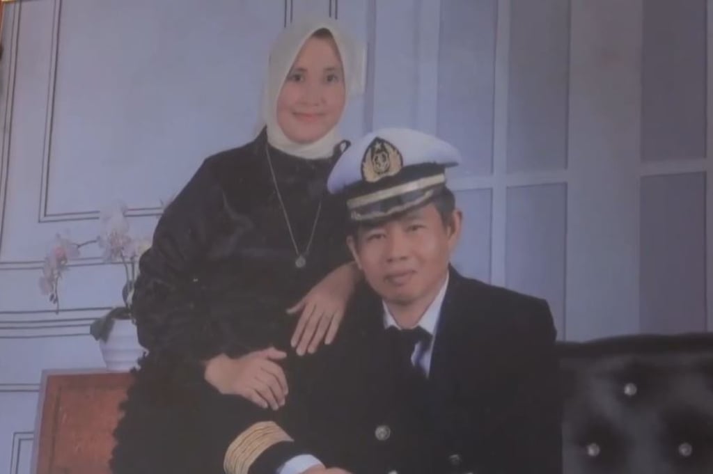 Kapal Musaffah II Meledak di Selat Hormuz, Istri Sang Kapten Terus Berdoa Menanti Kabar