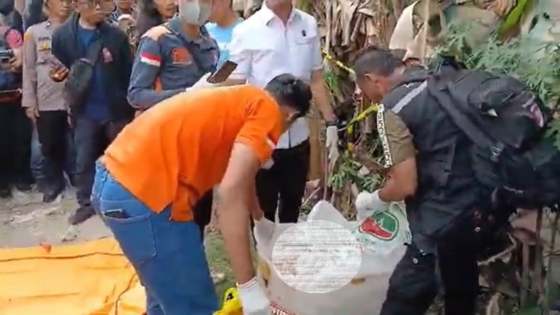 Geger! Mayat Wanita Muda Ditemukan dalam Karung di Bantaran Sungai Denai Medan