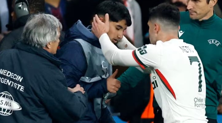 Insiden Panas PSG vs Chelsea! Pedro Neto Dorong Ball Boy, Langsung Minta Maaf