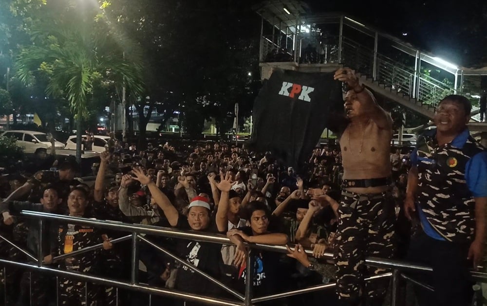 Simpatisan Protes Penahanan Eks Menag Yaqut: KPK Zalim!