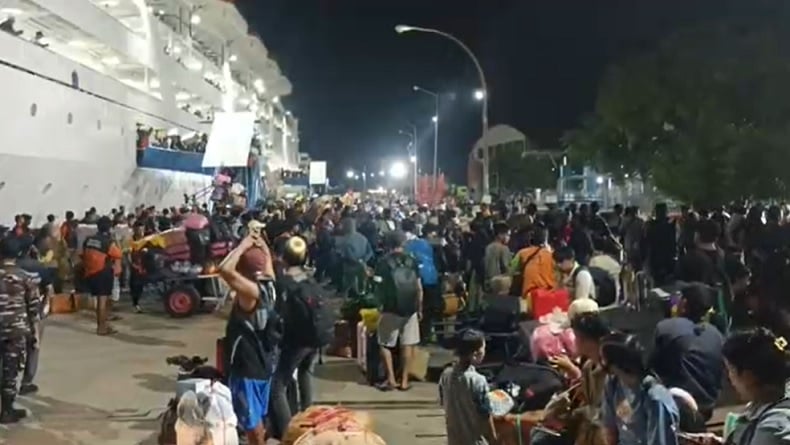 Jelang Cuti Lebaran, Ribuan Penumpang Tiba di Pelabuhan Nusantara Parepare