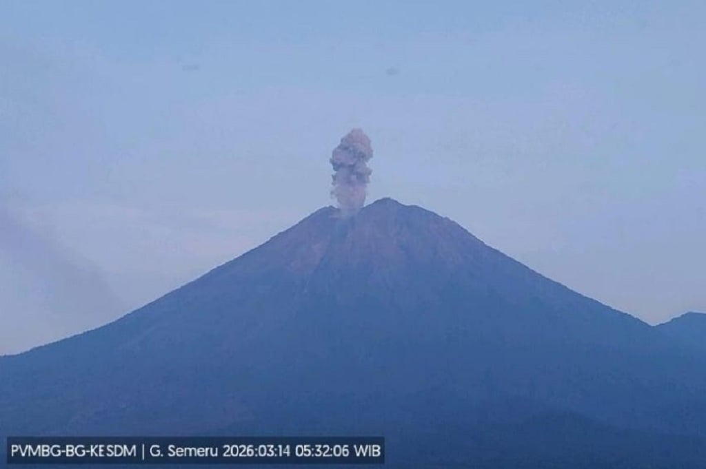 Gunung Semeru Meletus Hari Ini, Kolom Abu Capai 1.000 Meter