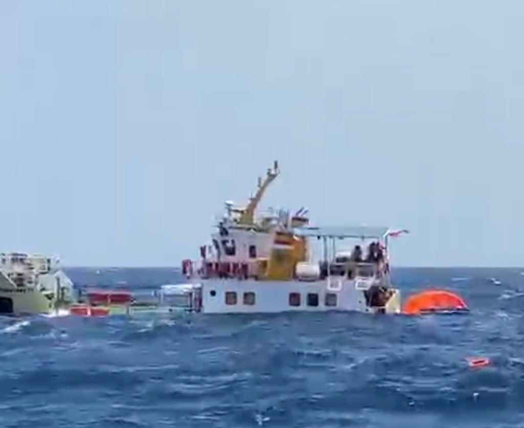 Kapal Penumpang KM Gandha Nusantara 17 Tenggelam, 7 Penumpang Hilang