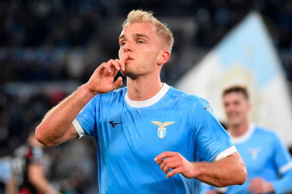 Hasil Lazio vs AC Milan di Liga Italia: Gol Gustav Isaksen Hancurkan Harapan Rossoneri Kejar Inter