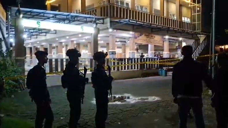 Usut Ledakan di Masjid Jember, Polisi dan Gegana Olah TKP