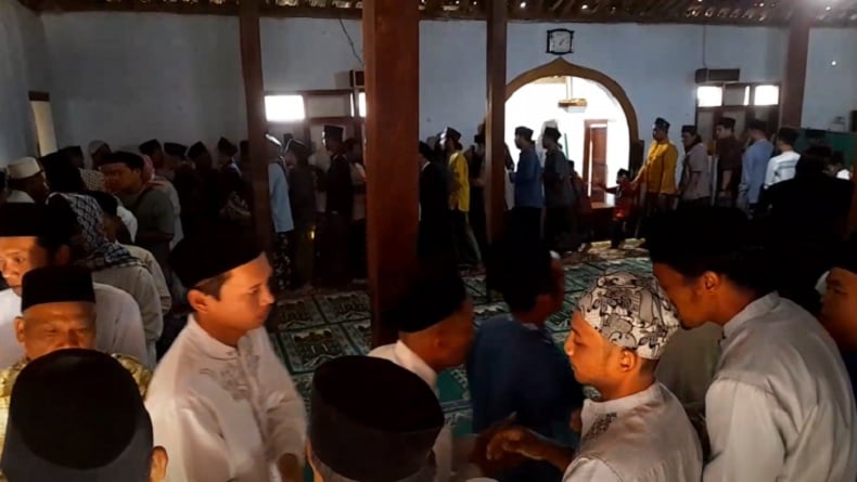 Jemaah Tarekat Syattariyah di Ponorogo Gelar Salat Idulfitri Lebih Awal