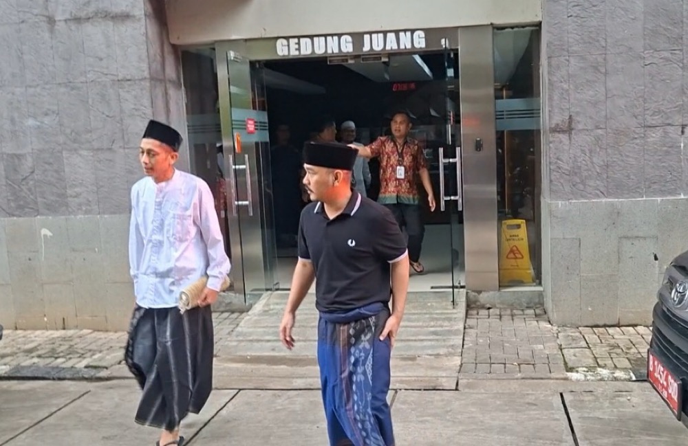 Momen Tahanan KPK Salat Id di Gedung Merah Putih, Eks Menag Yaqut Tak Tampak