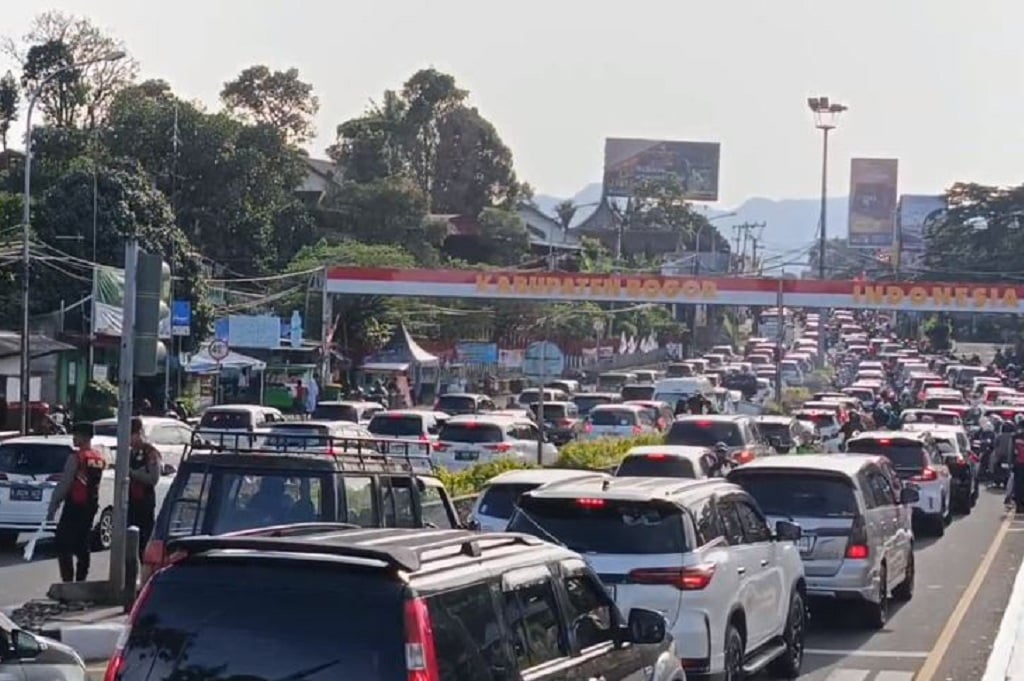 Jalur Puncak Diserbu Wisatawan Jakarta di Libur Lebaran, Ini 5 Titik Rawan Macet