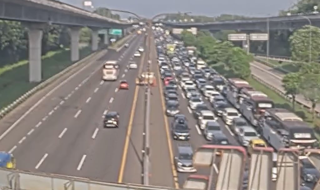 Hari Kedua Lebaran, Tol Japek Macet Imbas Kecelakaan Beruntun di KM 47 