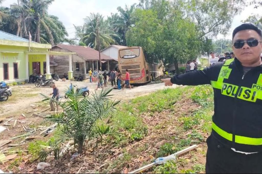 Kecelakaan Maut Mobil Tabrak Bus di Pekanbaru, 1 Orang Tewas dan 9 Luka