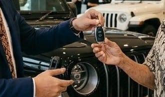 Kakek Pikun Beli Mobil Seharga Rp1 Miliar, Keluarga Tuntut Dealer Kembalikan Uang