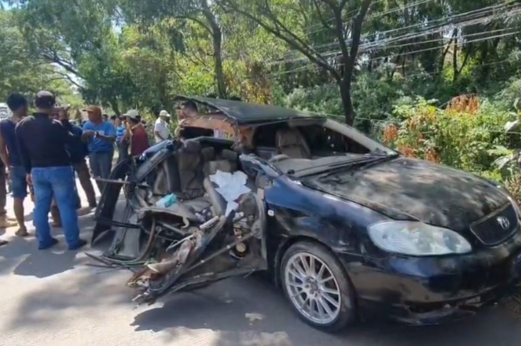Kecelakaan Forklift Tabrak Sedan hingga Ringsek di Cilegon, Sopir Kritis