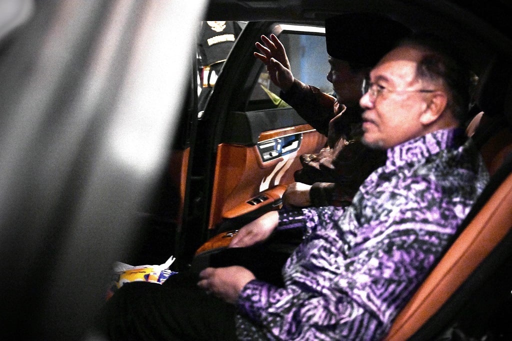 Momen Prabowo Antar Anwar Ibrahim Pulang, Semobil Menuju Halim