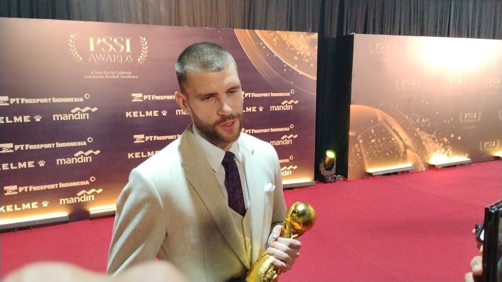 Maarten Paes Jadi Kiper Terbaik PSSI Awards 2026, Responsnya Bikin Salut