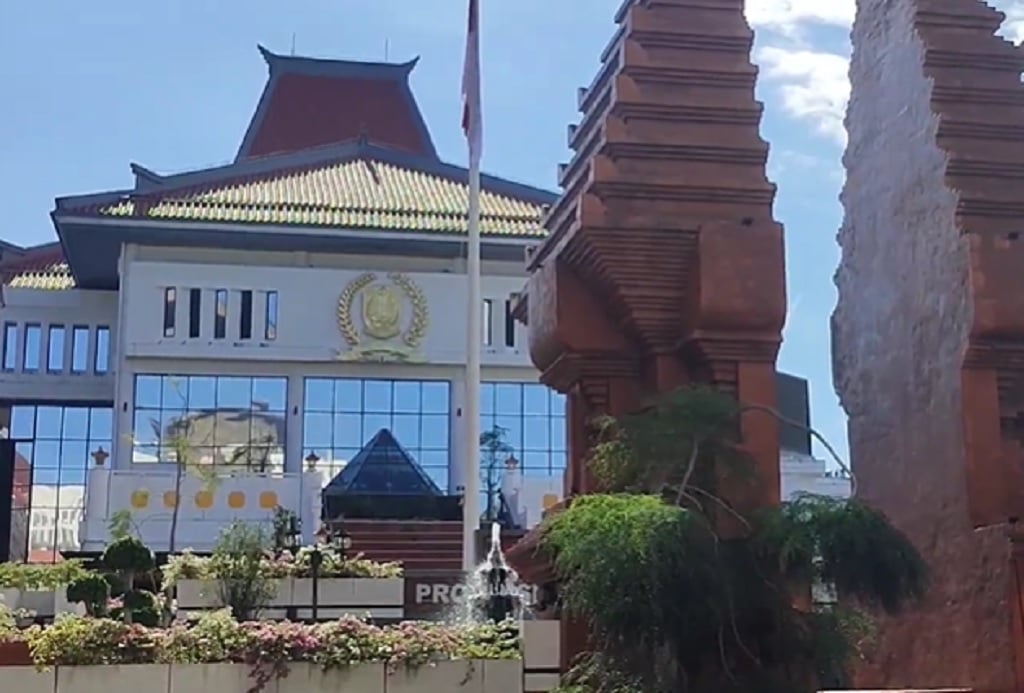 Efisiensi BBM, DPRD Jawa Timur Resmi Berlakukan WFH bagi ASN Setiap Rabu