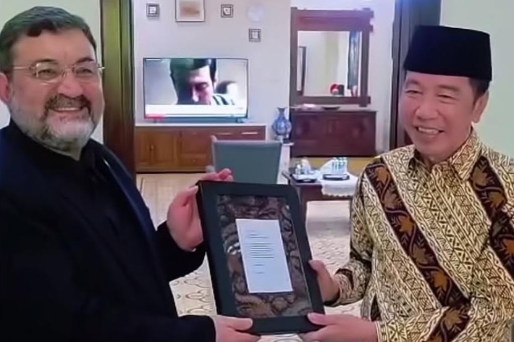 Dikunjungi Dubes Boroujerdi, Jokowi Sampaikan Simpati ke Rakyat Iran