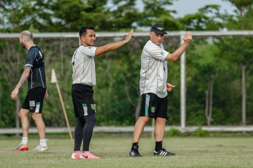 Kebobolan 15 Gol, Persebaya Fokus Perbaiki Pertahanan jelang Lawan Persita