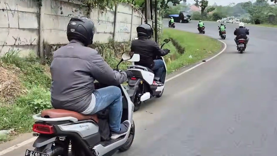 Harga BBM Terancam Naik, Davigo Dukung Pemerintah Percepat Adopsi Motor Listrik