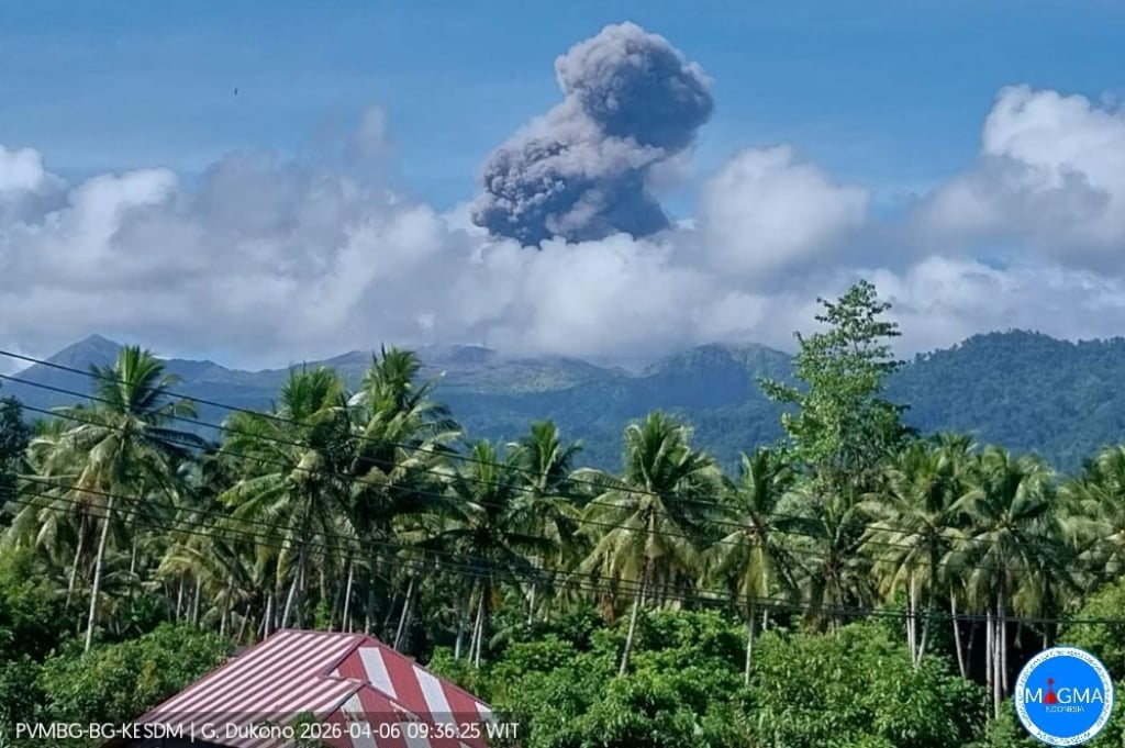 Gunung Dukono Meletus Hari Ini, Muntahkan Kolom Abu Setinggi 1.000 Meter ke Langit