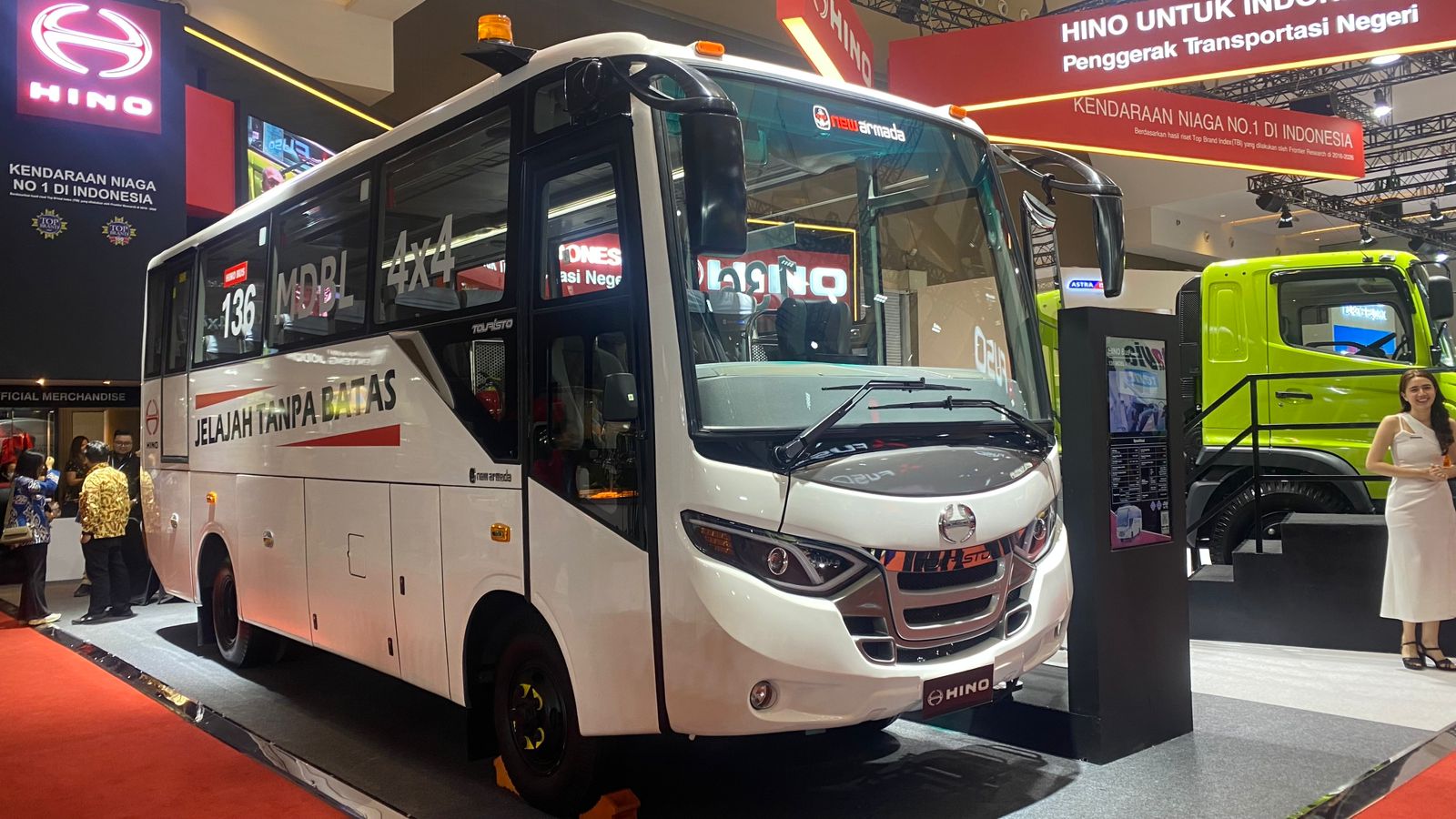 Bus 4x4 Hino Rilis di GIICOMVEC 2026, Ini Keunggulannya!