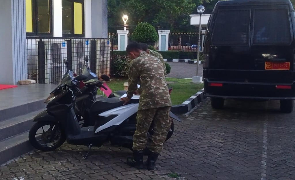 Identitas Salah Satu Pelaku Penyiraman Air Keras Andrie Yunus Terungkap, Muncul di Label Barang Bukti