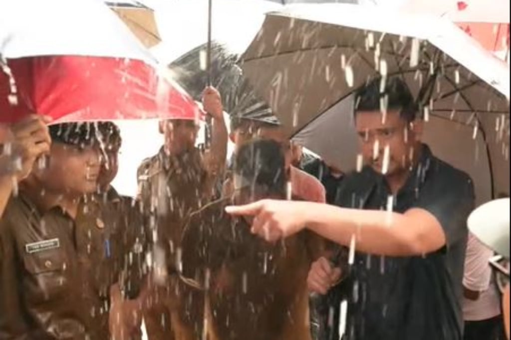 Murka! Bobby Nasution Marah sampai Tunjuk-Tunjuk Camat di Tapteng: Kau Urus Ini Aja Gak Bisa