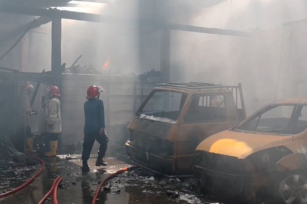 Penyebab Kebakaran Gudang Pipa di Cirebon, Diduga akibat Korsleting Listik